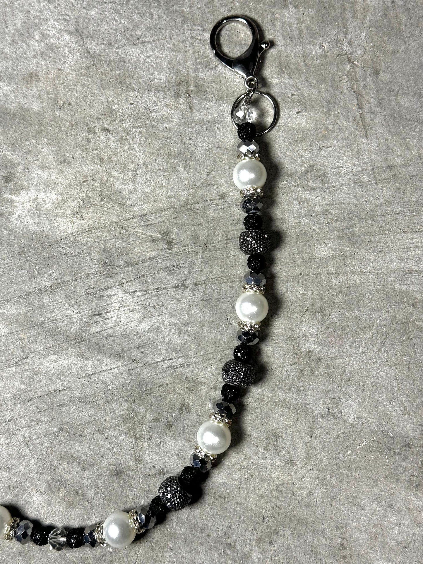 “ MS. PEARL ” Wallet Chain